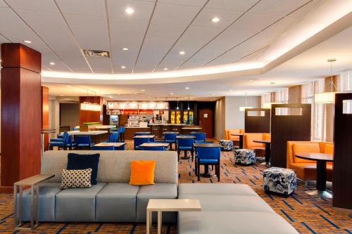 Courtyard by Marriott Chicago Schaumburg/Woodfield Mall