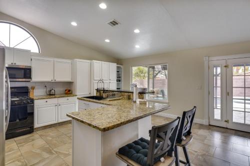 Las Vegas Vacation Rental with Pool - Pet Friendly!, Las Vegas (photo 10)