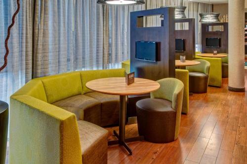 Courtyard by Marriott Alexandria - image 37