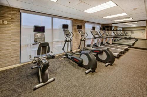 Courtyard by Marriott Alexandria - image 21