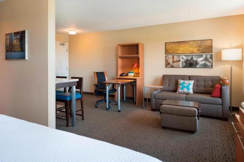 TownePlace Suites by Marriott Chicago Naperville - Hotel