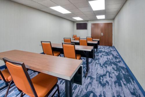 Fairfield Inn & Suites Raleigh Crabtree Valley - image 11