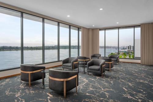 AC Hotel Vancouver Waterfront - image 3