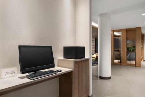 Fairfield by Marriott Inn & Suites Bonita Springs - image 6