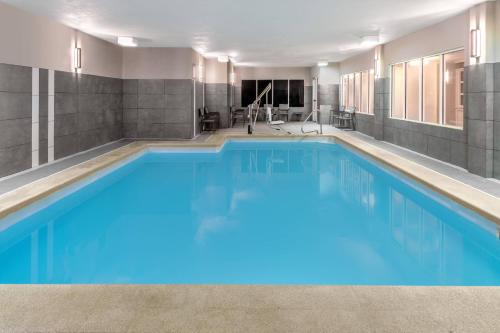 Residence Inn Indianapolis Downtown on the Canal - image 6