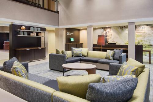 . Courtyard by Marriott Springfield Airport