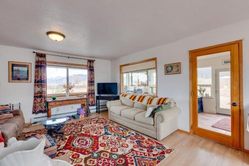 Ideally Located Taos Vacation Rental with Gas Grill in Ranchos de Taos, USA