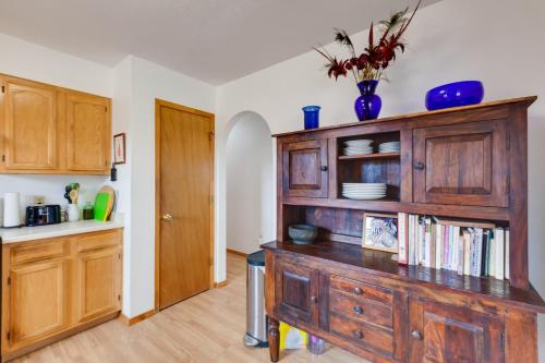 Ideally Located Taos Vacation Rental with Gas Grill