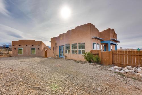 Ideally Located Taos Vacation Rental with Gas Grill