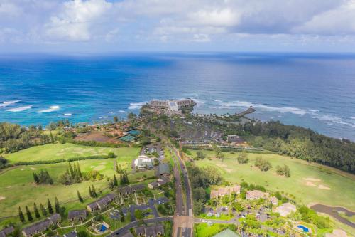 Rare 2 Bedroom Loft Townhouse On The North Shore