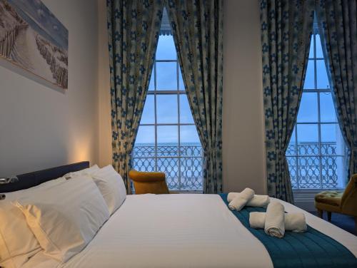 Acqua Beach Weymouth - image 13