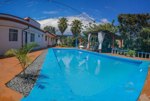Swimming pool, Geliwa B&B in Turrialba