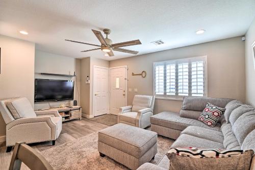 Stylish House with Patio, 8 Mi to Vegas Strip!, Las Vegas (foto 5)