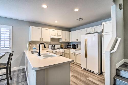 Stylish House with Patio, 8 Mi to Vegas Strip!, Las Vegas (foto 9)