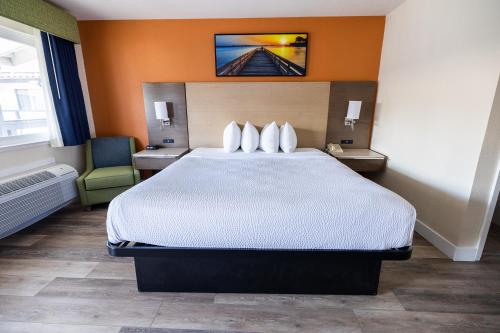 Standard King bedroom Non-smoking