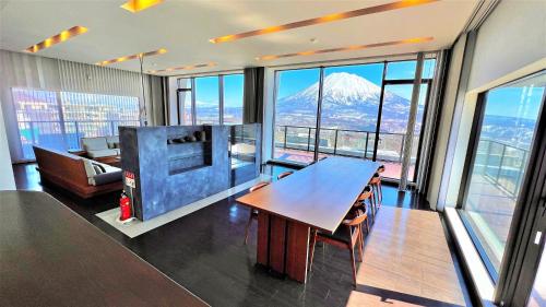 Suite with Mountain View