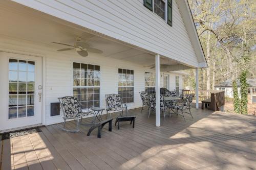 Pet-Friendly Milledgeville Home on Lake Sinclair! in Milledgeville, USA
