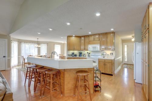 Pet-Friendly Milledgeville Home on Lake Sinclair! in Milledgeville, USA