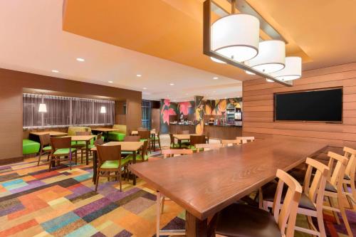 Fairfield Inn & Suites by Marriott Pittsburgh Airport/Robinson Township