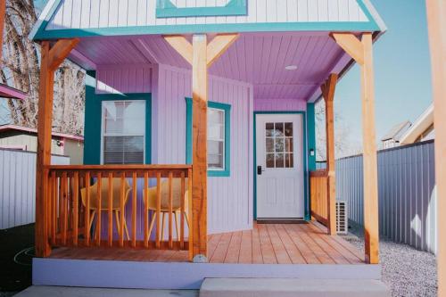 Agave Tiny House at Cactus Flower-Private Hot Tub-Pet Friendly-No Pet Fees!, Albuquerque