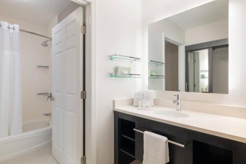 Residence Inn by Marriott Williamsburg - image 12