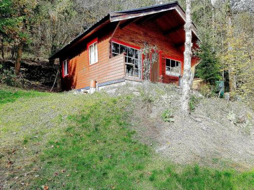 Cozy Chalet in La Roche-en-Ardenneon Belgium with Terrace