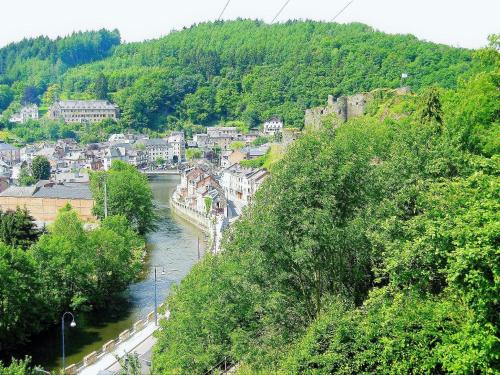 Cozy Chalet in La Roche-en-Ardenneon Belgium with Terrace