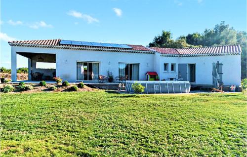 Nice Home In Laudun Lardoise With Kitchen