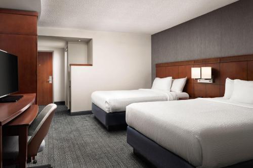 Courtyard by Marriott Washington Capitol Hill/Navy Yard - image 7