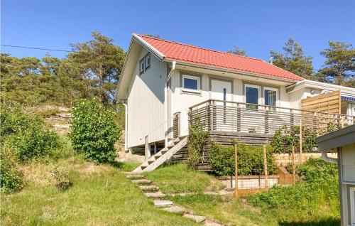 2 Bedroom Lovely Apartment In Lysekil