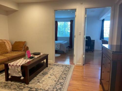 2 Bedroom Apartment with Parking near City College of SF