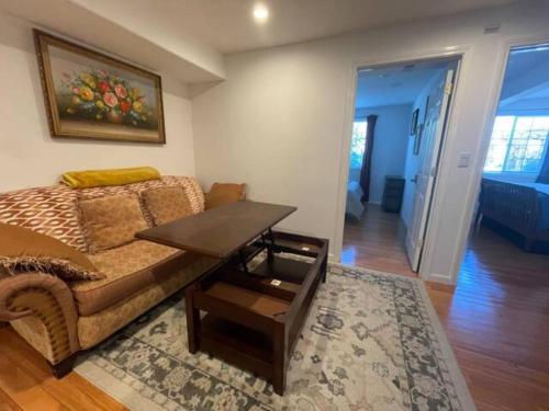 2 Bedroom Apartment with Parking near City College of SF