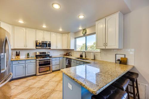 Colorado Vacation Rental with Private Hot Tub in Monument, USA