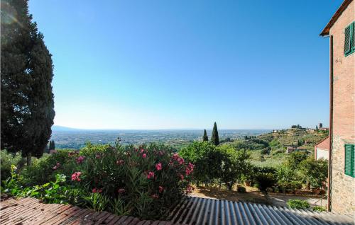 Nice Home In Colle Di Buggiano With Kitchen