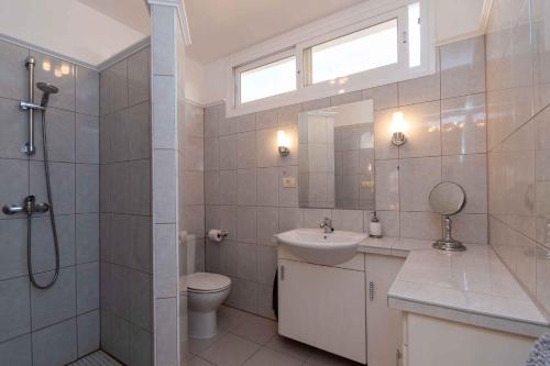 Holiday Home image 1