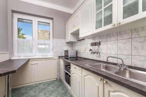 kuchyně, Holiday home in Balatonmariafürdo 40848 (Holiday home in Balatonmariafurdo 40848) in Balatonmariafurdo