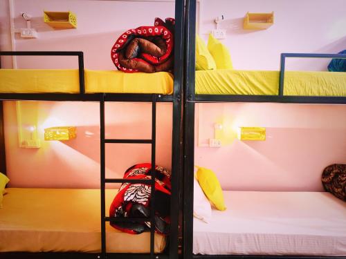 Single Bed in Mixed Dormitory Room image 10