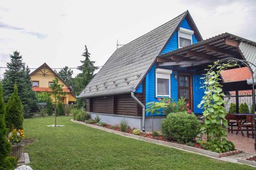 Holiday home in Balatonkeresztur 38169