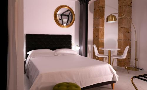 Standard Suite image 8