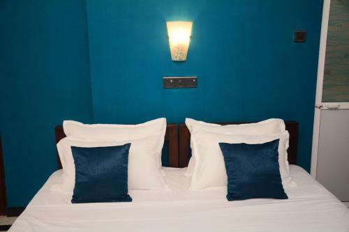 Ayubowan Homestay Katunayake - Tap to explore photos