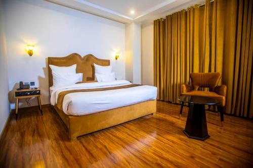 The Rich Hotel & Apartments, Lahore