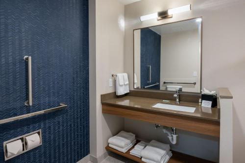 Fairfield by Marriott Inn & Suites Canton Riverstone Parkway - image 4