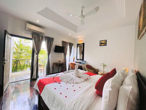 Family Deluxe With Balcony Pool View - Free Pick Up