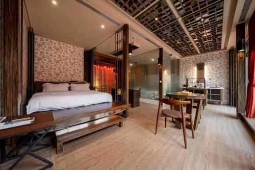 room detail thumbnail 0