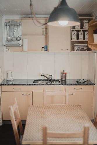 NO8 Boutique Hotel - image 8