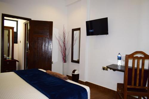 Deluxe Double Room image 7