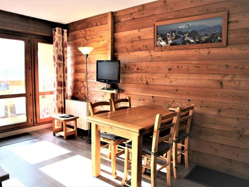 Appartement Auris, 1 pièce, 4 personnes - FR-1-297-93 - Apartment - Auris-en-Oisans