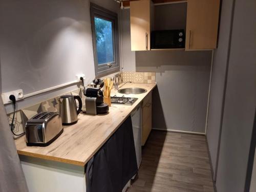 Chalet 5 personnes vallée du lot (Chalet 5 personnes vallee du lot) in Lalbenque