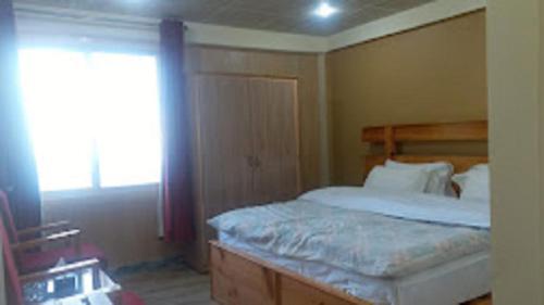 Heavess Peak Hotel in 무자파라바드