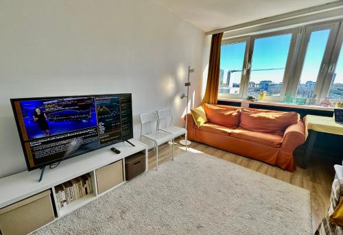 Super Apartament BROWN 2x Metro NOWY WiFi Netflix Spotify Panorama Miasta, Warsaw (photo 9)
